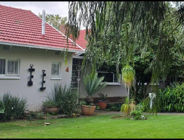 4 BEDROOM HOUSE FOR SALE IN MONUMENT